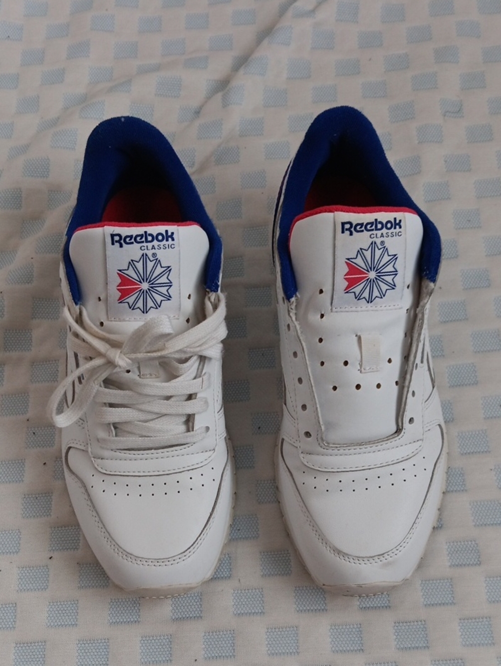 Reebok White Men's Sneakers with Blue Collar and Red Logo